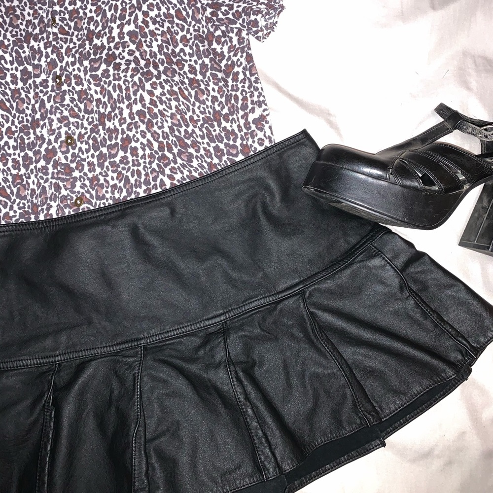 100% LEATHER MINI SKIRT ✨